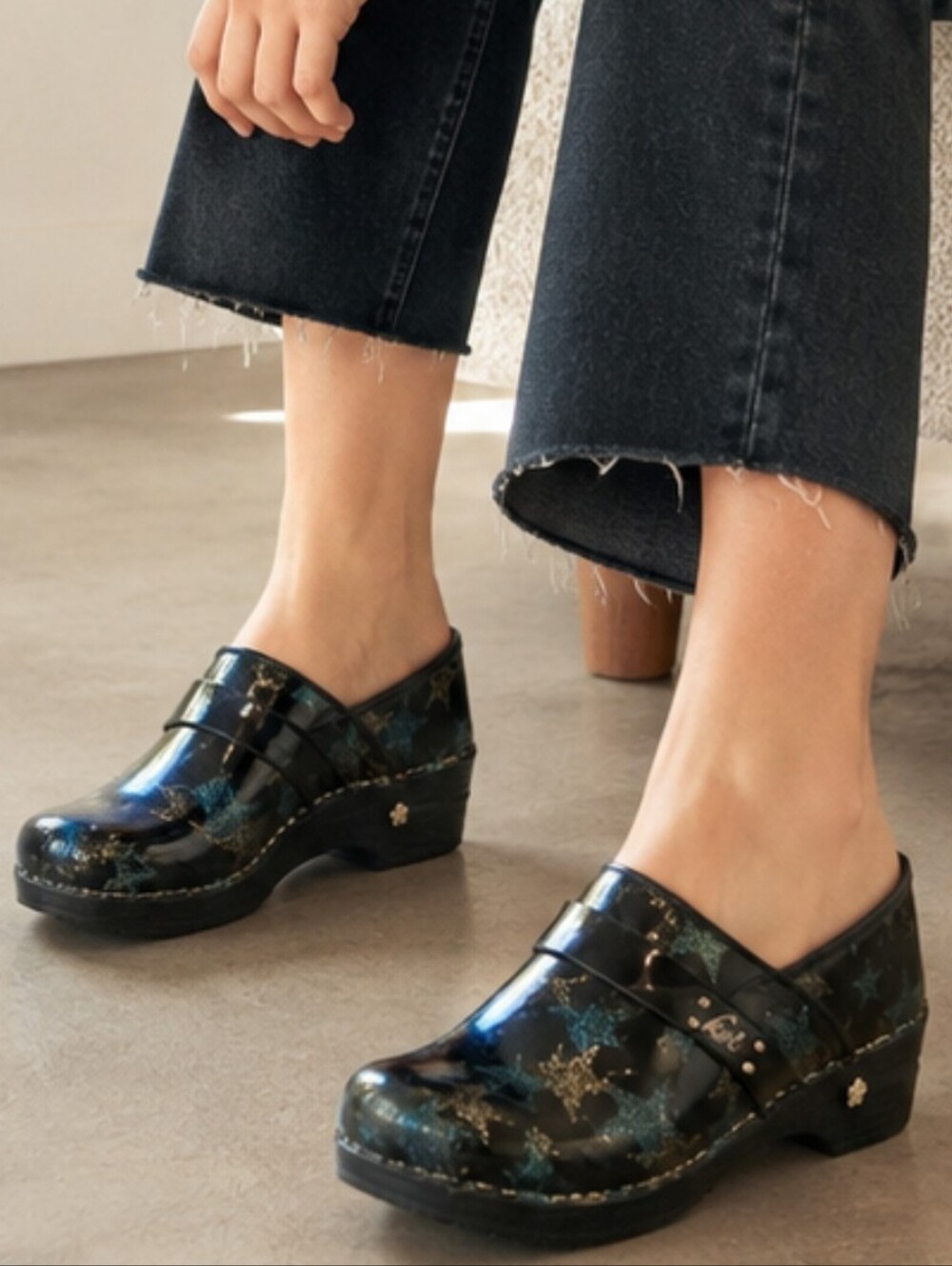 Koi by Sanita Star Print Closed Back Clogs EU 40 US Women’s 8.5–9